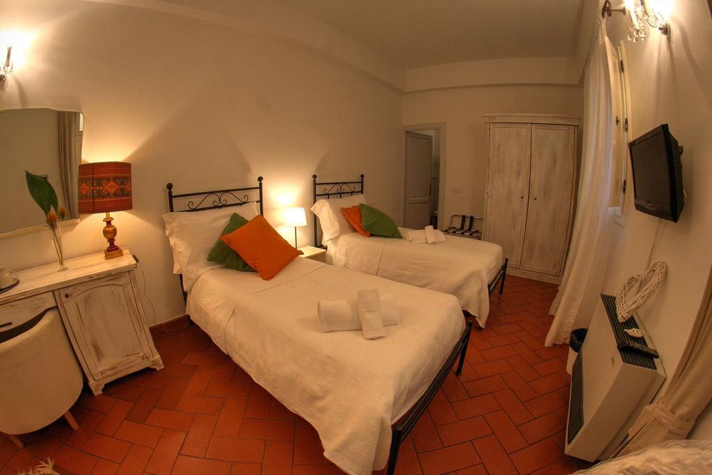 Cosy House Bed & Breakfast Флоренция Стая снимка